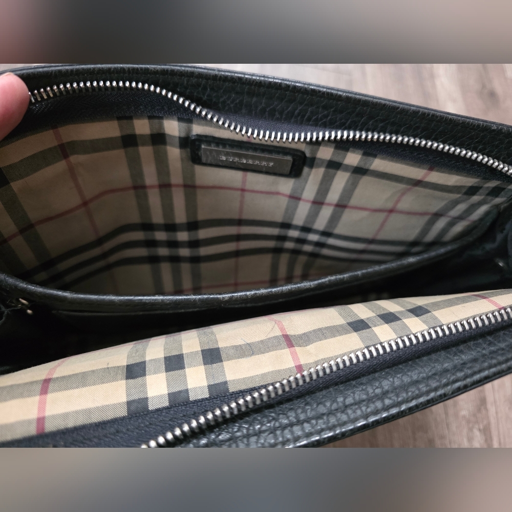 BURBERRY Grain Black Leather Clutch Bag Wristlet Authentic Limited Quiet Luxury